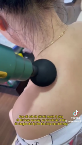 Máy massage đấm lưng cầm tay đa năng -máy massage cầm tay mát xa cổ vai gáy giảm co cứng cơ với 4 đầu và 6 chế độ (bảo hành 1 đổi 1)