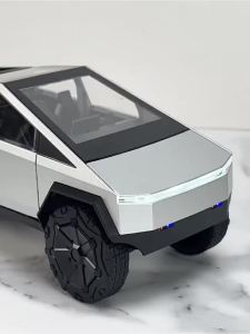 MAKEDA | 1:24 Pickup S680 Miniature Toys Alloy Diecast Model Car Sound Light Pull Back Wheel Suspension Automatic Door Cars Gift Ornament