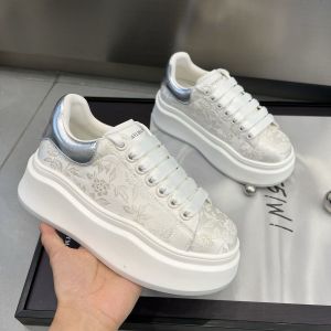 Chinese-style Guochao printing embroidered little white shoes board shoes womens 2024 new versatile muffin platform casual shoes single shoes