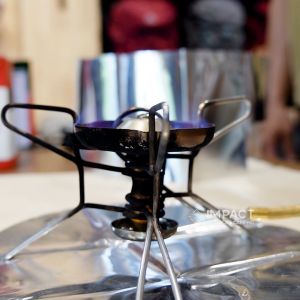 MSR เตาเดินป่า เตาน้ำมันเบนซินขาว Whisperlite Stove - เตาเดินป่า 800g ประกาศ DIN 2.5L