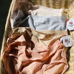 Lightweight Comfortable Womens Mid-Waist Triangle Panties Pure Color Graphene Antibacterial One-Piece Seamless Underwear