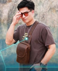 BULLCAPTAIN Crazy Horse Leather Mens Chest Bag Multi-compartment Large Capacity Can Hold 7.9-inch Ipad Metal Zipper Shoulder Crossbody Bag