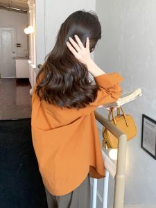 เสื้อเชิ้ตผู้หญิงทรงหลวมแขนยาวคอโปโลสีส้ม 100% ผ้าฝ้าย สไตล์ทำงาน เสื้อเชิ้ตผู้หญิงสไตล์ฝรั่งเศสอ่อนโยน