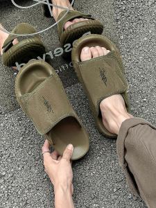 Mens Summer 2025 New Style Sandals Outdoor Comfortable Flat Slippers Trendy Leather Splicing Breathable Slip-On Beach Sandals