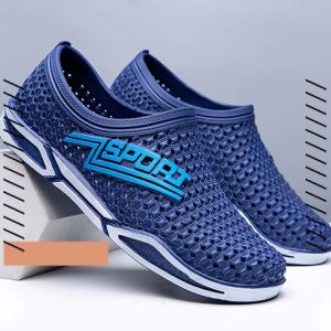 ZiShop รองเท้าแตะแฟชั่น สวมทรงลำลอง 3 สี ตัวอักษรนูนสลับ เรียบเงา