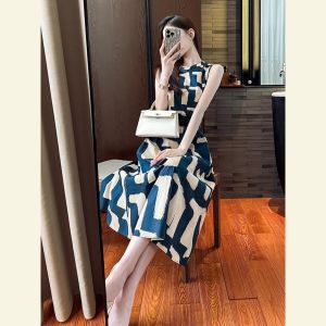 Elegant Floral Print Dress High Waist A-Line Silhouette Casual Autumn Fashion for Young Women Unique Style Not Repeating