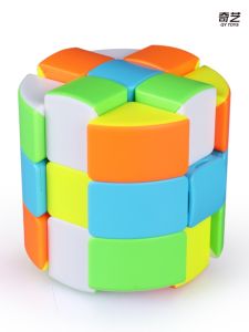 Fun Cubing Experience: Qiyi Circular Column Cube SQ1 for All Ages Plastic Puzzle Toys Brain Teaser Beginners Guide Included