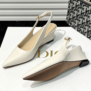 Moccasin Head Sandals Womens New 2025 French Style Simple Elegance Pointed Toe Buckle High Heel Thick Heel Fashionable Shoes