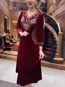 Elegant Velvet Wedding Dress Improved Cheongsam Noble New 2025 Mother-In-Law Wedding Banquet Drinking Ceremony Dress Long Skirt