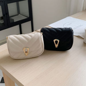 IELGY Messenger shoulder bag womens small fragrant style small golden ball rhombic chain bag