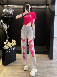 Dopamine ลำลอง ชุดกีฬาผู้หญิง ฤดูร้อน สตรีทสไตล์ แขนสั้นสีชมพูต่อต้านวัย กางเกงยีนส์ขาด ขากว้าง กางเกง ชุดสองชิ้น