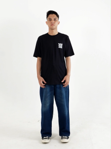 Moutley Kaos Pria Lengan Pendek Katun T-Shirt Short Sleeve M Initial OL-260723