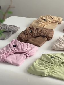 ผ้าปูที่นอน 3/3.5/5/6ฟุต สวมสบาย 25cm ยางยืดร 360° นอนสบาย ไม่ระคายเคือง ปลอกหมอน เนื้อผ้า คอสตอน แท้สี ไม่ตก