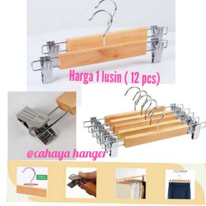hanger jepit celana kayu natural klip besi harga lusinan 12 pcs
