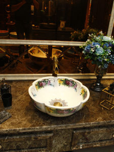 Mediterannean Style Ceramic Top Basin European Washstand Bathroom Handwashing Sink Petal Shape Bathroom Furniture Home Use