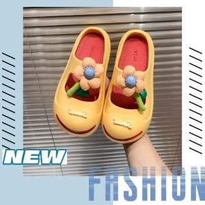 LHSunshine สินค้าจัดส่งไวมาก 🚛💨 รองเท้ารัดส้นผู้หญิง, รองเท้าไปทะเลผู้หญิง รองเท้าแตะผู้หญิง 2023 รองเท้าพื้นนุ่มใส่สบายรองเท้าแฟชั่นฤดูร้อนสไตล์ใหม่สีสันโดดเด่น ไม่ซ้ำใคร ติดดอกไม้น่ารักๆ 🎀✨