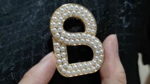 Womens unique design sense pearl brooch Korean version trend blazer pin accessories