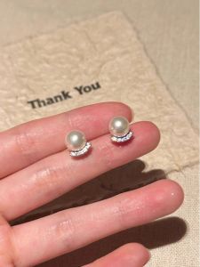 Elegant Pearl Stud Earrings Pure Silver Unique Versatile High-End French Style Fashionable Jewelry for Women