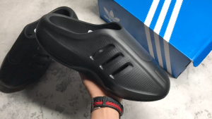 Adidas Adifom IIInfinity Mule รองเท้าแตะลำลองเทรนด์แฟชั่นคลาสสิกสีดำและสีขาวแบบเดียวกับผู้ชายและผู้หญิง