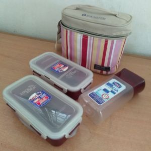 [Exclusive BI Merchandise] Lunch Box Bag Set 3 Pcs Lock & N Lock HPL752 Kotak Bekal Makan 350 ML Botol Minum 300 ML Tas Alumunium STRIPPED LINE PINK
