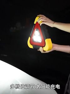 Tam giác phản quang có đèn led nhiều chế độ Và Loại Không có Đèn LedBiển Cảnh Báo Nguy hiểm