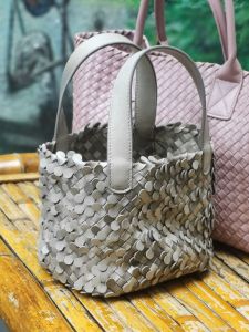 Small Size Tote Bag Woven Leather Handbag Womens Briefcase Handheld Basket Bag Casual Simple Style Handbag for Daily Use