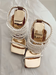 รองเท้าแตะส้นสูงประดับมุกสีทอง ทรงสี่เหลี่ยม หัวเข็มขัด รองเท้าแตะส้นสูงสำหรับผู้หญิง รองเท้าแตะส้นสูงแบบสวมสบาย