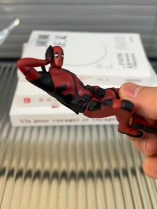Mô hình Deadpool trang trí nội thất mới nhất 2024