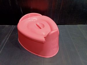 กระโถน กระโถนเด็ก มีฝาปิด ปั้มลายน่ารัก มีฝาเปิดปิด พลาสติกแข็งแรง สีพาสเทล ขนาด ก22 ย20 สูง 9 เซน พร้อมส่งจากไทย