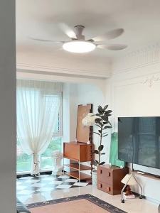 HUANGJIANG | Home Silent Ceiling Fan Light 61 Inch