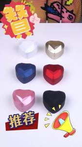 Creative Heart-Shaped LED Light Jewelry Box High-End Proposal Confession Ring Storage Case with Pendant for Special Occasions