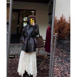 แจ็คเก็ตหนังทรงตรงสำหรับผู้หญิง ฤดูใบไม้ผลิ 2025 ทรงยาวปานกลาง ทรงเข้ารูป ปกติ แขนยาว ปกติ แจ็คเก็ตหนัง PU สำหรับผู้หญิง