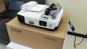 Proyektor Epson EB-X200