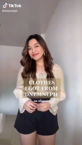 DNEMNLPH Fiona Vintage Puff Top (Trendy Korean Bangkok Fashion Best Seller Womens Clothing High Quality Plain With Neutral Colors Stretchable Freesize For Girls Ladies Women Casual Elegant Outfit Crepe Fabric V-neck Heartshape neck On Hand)