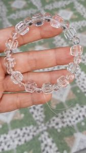 🍀✨🍀Vòng tay phong thuỷ nữ đá thạch anh trắng trong tự nhiên kiểu vuông giác tròn Size hạt vuông 10mm hạt tròn nhỏ 6mm nữ mệnh kim mệnh Thủy có 550k ạ