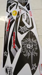 CB VERZA(COD) STIKER STRIPING MOTOR HONDA CB VERZA STIKER LIST STIKER MOTOR DESAIN RACING HOLOGRAM DAN TRANSPARAN BISA COD IP. PROJECT.KODE 06