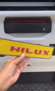 Chữ Nổi Hilux Dán Vị Trí Tay Mở Cốp Hilux 2026 2027 - Tem Chữ Hilux Dán Đuôi Xe Toyota Hilux