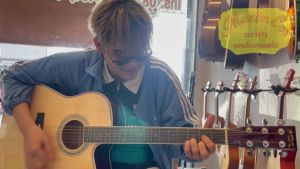 กีต้าร์โปร่งไฟฟ้า Martinlee MD41C รุ่น klt-1 พุ่งออกดี ปรับได้หลายย่าน ตั้งสายในตัว MD41C กีต้าร์โปร่งขนาด 41 นิ้ว เหมาะสำหรับมือใหม่ พร้อมของแถมมากมาย