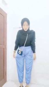 Celana Jogger Wanita Jeans: Desain Nyaman & Modis