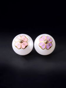 กระดุมมุกสีขาวสไตล์จีนใหม่ กระดุมเสื้อคาร์ดิแกน กระดุมรูปวงกลมขนาดเล็ก ระดับไฮเอนด์ กระดุมผ้าปักลายธง กระดุมเสื้อผ้า