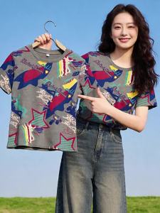 Áo Thun Nữ In Graffiti Tay Ngắn Cổ Tròn Size Lớn Dễ Dàng Giảm Cân