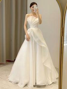 French Style Lightweight Wedding Dress 2025 New Arrival Simple Elegant Floor-Length Bride Gown with Exit Veil High Quality Sensation