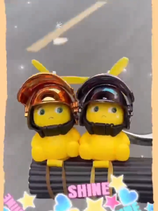 [Christmas Gift]Nailong Helm Mainan di Stang Motor/Dekorasi Motor Nailong Lucu/Pajangan Helm & Stang motor Karakter Nailong Viral/Baling-Baling helmet Bisa Nyala