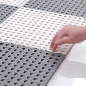 แผ่นรองกันลื่น 30x30 cm แผ่นกั้นลื่น แผ่นปูพื้น เพราะในห้องครัว, ห้องน้ำ, และห้องยางกันลื่น และยางปูพื้น