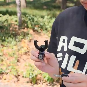 Khóa chống trộm mũ bảo hiểm kiêm móc treo đồ đa năng gắn xe máy bằng hợp kim chắc chắn (KCTM.0698)