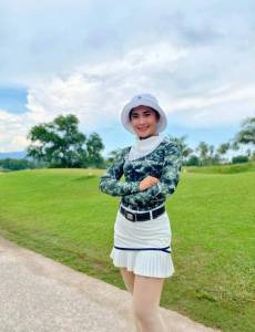 เสื้อบอดี้ฟิตกันแดดสีพื้น(คอเต่า) ยี่ห้อ MAXY GOLF(รหัส P-0001 สีขาวด้านสกรีนเทา)