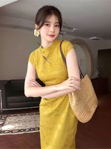 CHANGTONG | ชุดเดรสยาวแขนกุดสีเหลืองสไตล์จีนใหม่สำหรับสาวๆ ชุดเดรสยาวทรงเอเข้ารูปสำหรับฤดูร้อน ชุดเดรสยาวคลุมเข่า