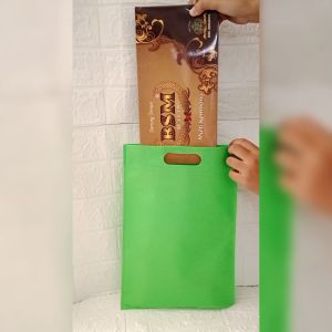 Goodie Bag Spunbond Press Oval Tebal ukuran 25x35 cm 20pcs Tas Souvenir tempat wafer sarung mukenah