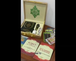 Al Quran Digital Talking Pen AM10 bok emas