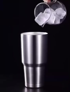 แก้วเก็บความเย็น แก้ว30ออนซ์ น่าใช้ ไม่เป็นไอน้ำ แถมฝาใส แพ็คกล่องให้ สินค้าพร้อมส่งเลย แก้วเก็บความเย็น แก้วสีพื้น